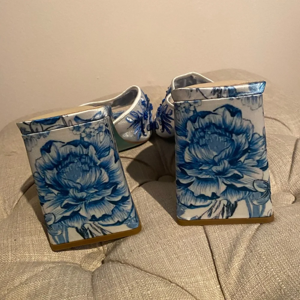 Betsey Johnson Bridal Blue Floral Embellished block heels - Picture 8 of 11